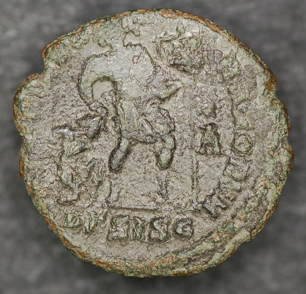 Valentinian 1. AE18mm. Soldier and horseman